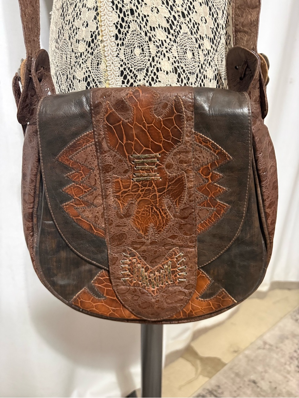 Vtg Viva of Calif Brown Soft Leather Western Style Shoulder Bag Great Detail